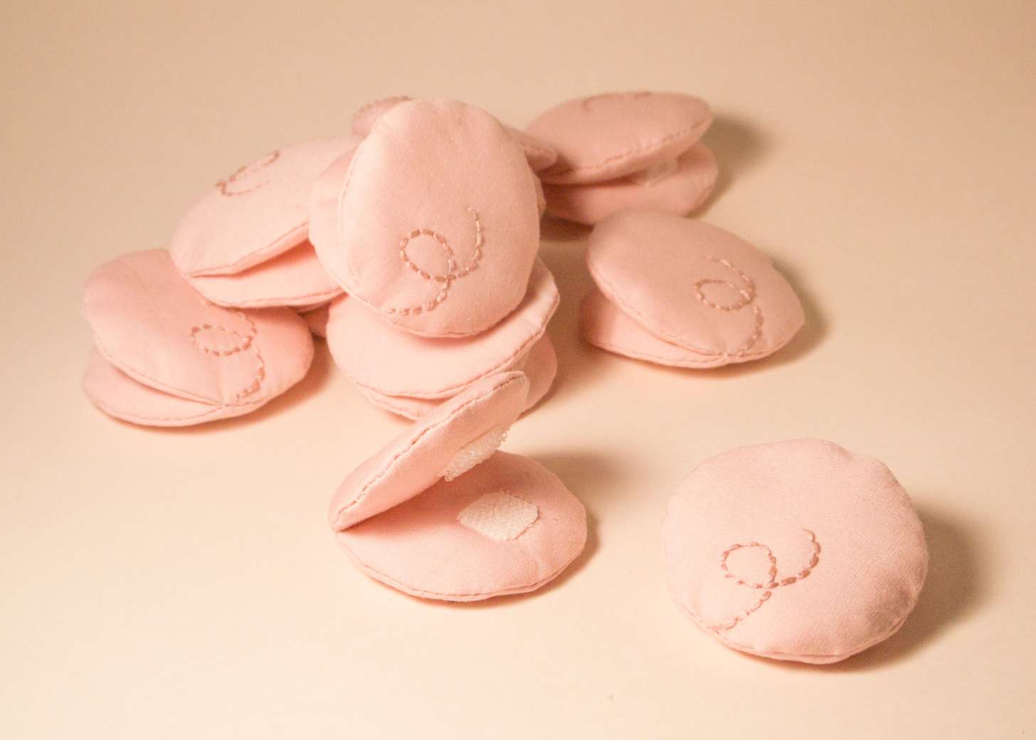 Piggiesのマグハンドルカバーのデザイン